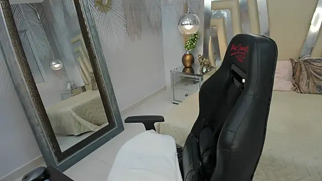 Snapshot of ValerySkinnyy chatting on March 2026 03:33:01 AM ValerySkinnyy online show from March 2026 03:33:01 AM