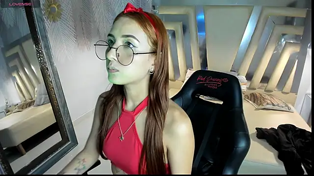 ValerySkinnyy online show from May 2026 03:33:01 AM