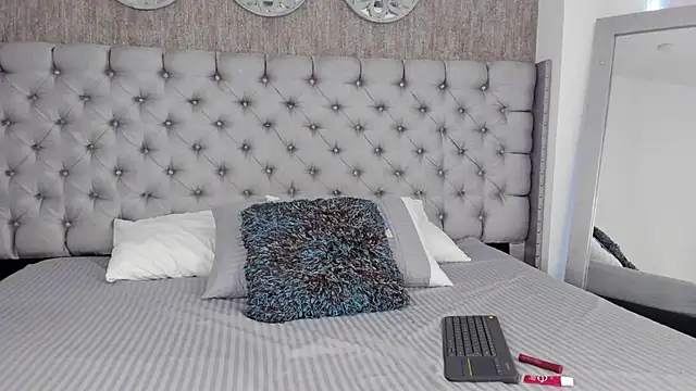 Snapshot of NahomyAngel chatting on October 2025 01:32:01 PM NahomyAngel online show from October 2025 01:32:01 PM