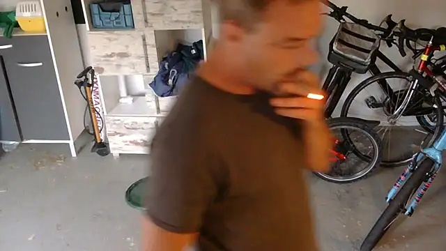 EdelHolz91 online show from July 2026 06:47:02 PM