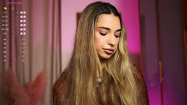 Snapshot of ItalianGirl chatting on October 2025 05:01:01 PM ItalianGirl online show from October 2025 05:01:01 PM