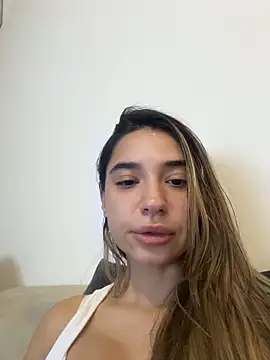 Snapshot of ItalianGirl chatting on November 2025 10:20:02 PM ItalianGirl online show from November 2025 10:20:02 PM