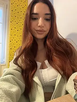 Snapshot of ItalianGirl chatting on November 2025 02:27:02 PM ItalianGirl online show from November 2025 02:27:02 PM