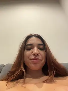 Snapshot of ItalianGirl chatting on December 2025 10:48:01 PM ItalianGirl online show from December 2025 10:48:01 PM