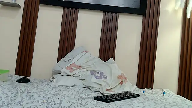 skinnysofia18 online show from December 2025 02:01:02 PM