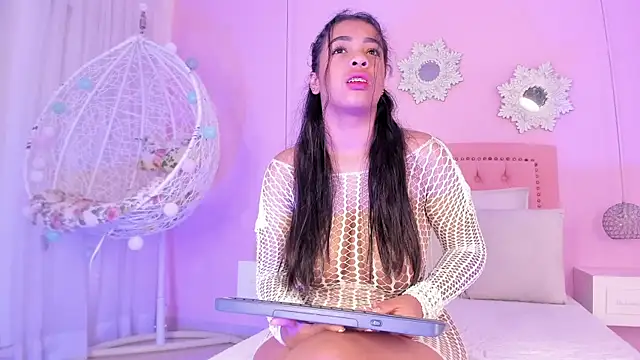 CannelaSmith online show from October 2025 07:33:01 PM