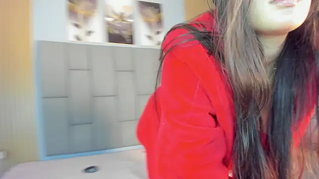 Stefany gonzales  online show from October 2025 12:48:02 PM