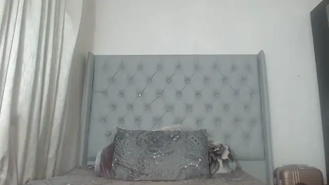 Snapshot of BeautyQueenX22 chatting on June 2026 07:29:01 PM BeautyQueenX22 online show from June 2026 07:29:01 PM