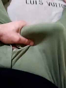 Snapshot of anis3g4 chatting on February 2026 04:10:02 PM anis3g4 online show from February 2026 04:10:02 PM