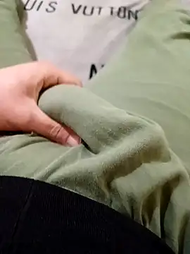 Snapshot of anis3g4 chatting on February 2026 07:32:02 PM anis3g4 online show from February 2026 07:32:02 PM