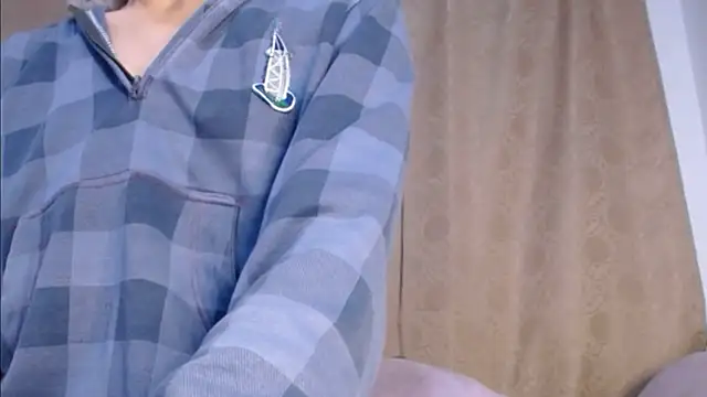 DaraKat18 online show from May 2026 10:04:02 PM