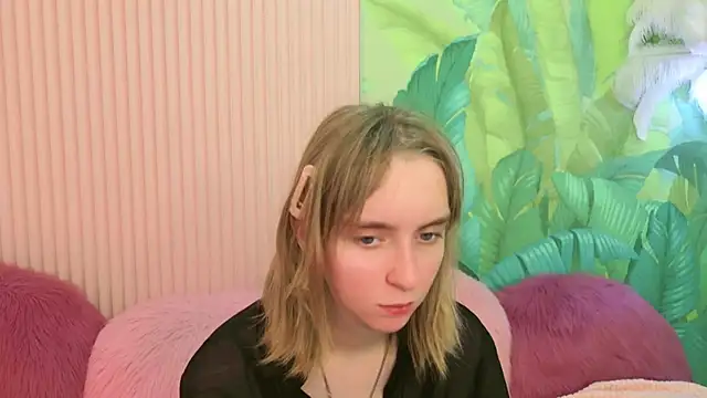 Snapshot of Beverly_Gomes chatting on September 2025 06:23:02 AM Beverly Gomes online show from September 2025 06:23:02 AM