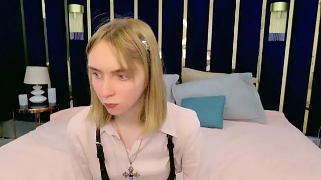 Snapshot of Beverly_Gomes chatting on September 2025 03:47:01 PM Beverly Gomes online show from September 2025 03:47:01 PM