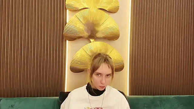 Snapshot of Beverly_Gomes chatting on October 2025 05:58:02 AM Beverly Gomes online show from October 2025 05:58:02 AM