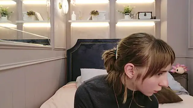 Snapshot of Beverly_Gomes chatting on October 2025 10:34:02 AM Beverly Gomes online show from October 2025 10:34:02 AM