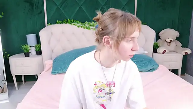 Snapshot of Beverly_Gomes chatting on October 2025 05:27:02 AM Beverly Gomes online show from October 2025 05:27:02 AM