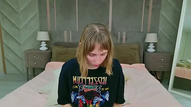 Snapshot of Beverly_Gomes chatting on October 2025 05:50:02 AM Beverly Gomes online show from October 2025 05:50:02 AM