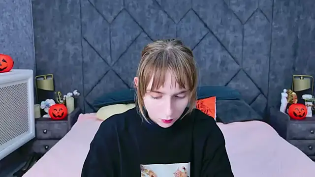 Snapshot of Beverly_Gomes chatting on October 2025 05:46:01 AM Beverly Gomes online show from October 2025 05:46:01 AM