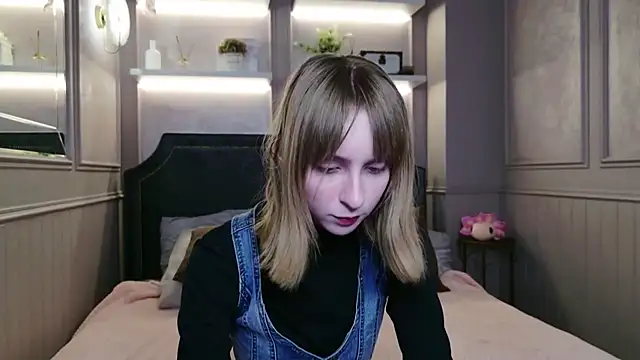 Snapshot of Beverly_Gomes chatting on November 2025 03:46:01 PM Beverly Gomes online show from November 2025 03:46:01 PM