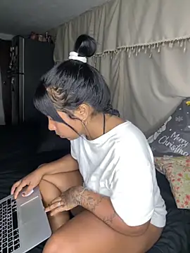 Snapshot of NoirandLia chatting on September 2025 03:06:02 AM NoirandLia online show from September 2025 03:06:02 AM