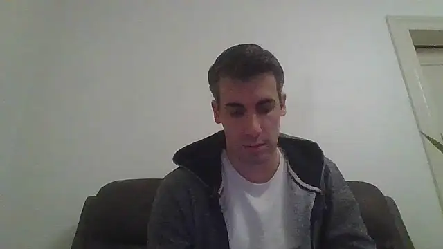 JulioIsHere4you online show from November 2025 08:08:01 PM