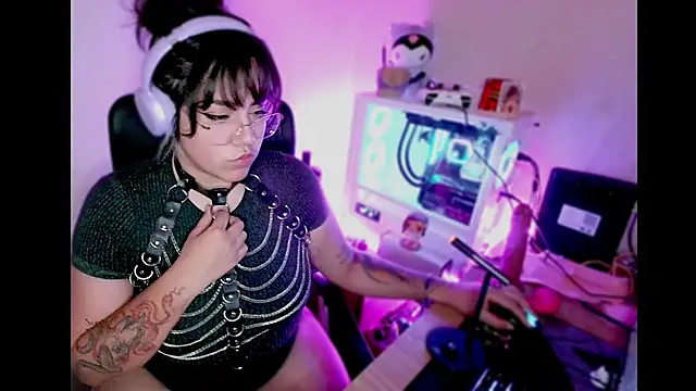 PinkDenial online show from September 2025 01:28:01 AM