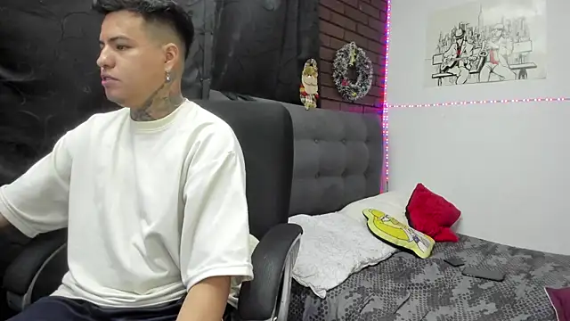 CrisabellssEden online show from December 2025 02:36:02 PM