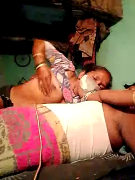 CUTE-004 online show from October 2025 03:43:01 PM