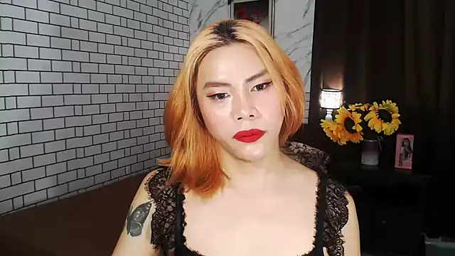 Snapshot of BigAssAlexa chatting on September 2025 12:54:01 PM BigAssAlexa online show from September 2025 12:54:01 PM