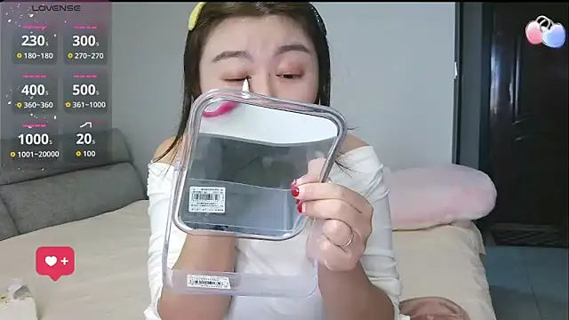 Snapshot of Diva_VVN chatting on April 2026 12:30:02 AM Diva VVN online show from April 2026 12:30:02 AM