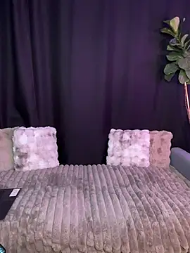 Snapshot of SerynthMeira chatting on October 2025 03:51:01 PM SerynthMeira online show from October 2025 03:51:01 PM