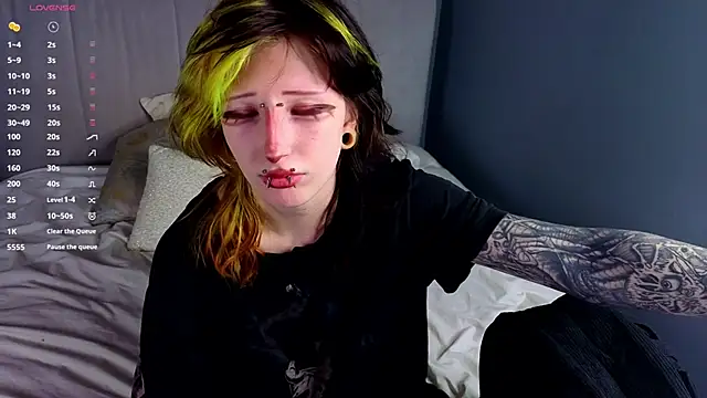 KandraCruser online show from November 2025 08:07:02 PM