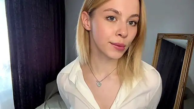 Snapshot of Lil_Elisa chatting on September 2025 11:21:01 AM Lil Elisa online show from September 2025 11:21:01 AM