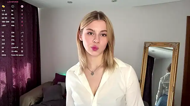 Snapshot of Lil_Elisa chatting on September 2025 11:11:01 AM Lil Elisa online show from September 2025 11:11:01 AM