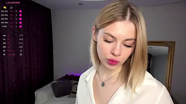 Snapshot of Lil_Elisa chatting on October 2025 07:11:01 AM Lil Elisa online show from October 2025 07:11:01 AM