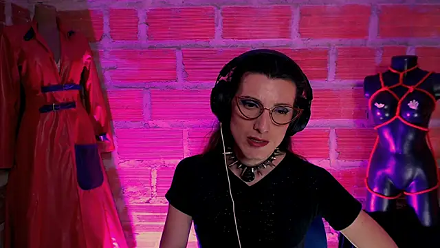 Moira-Hot online show from July 2026 04:51:02 AM