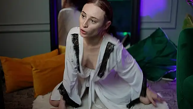 SaraiAngel online show from November 2025 10:01:01 PM