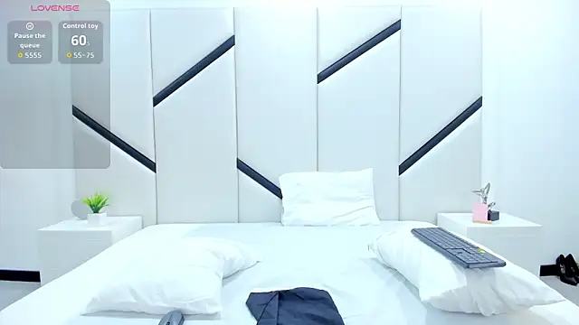 Snapshot of GeraldineSandoval chatting on November 2025 07:57:01 PM GeraldineSandoval online show from November 2025 07:57:01 PM