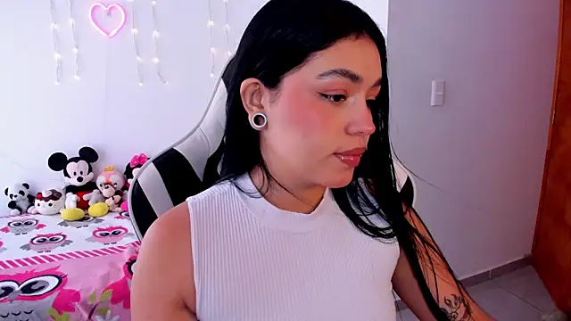 Snapshot of AvaScott_ chatting on January 2026 07:05:02 PM AvaScott online show from January 2026 07:05:02 PM