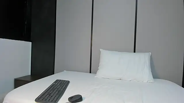 allie bruce online show from October 2025 02:51:02 PM