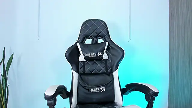 Nickyblazze  online show from September 2025 01:22:02 PM