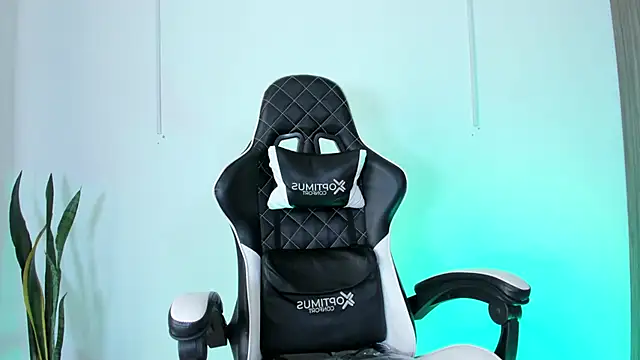 Nickyblazze  online show from September 2025 05:01:02 PM