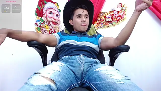 Snapshot of DayroDuran chatting on December 2025 08:05:01 PM DayroDuran online show from December 2025 08:05:01 PM