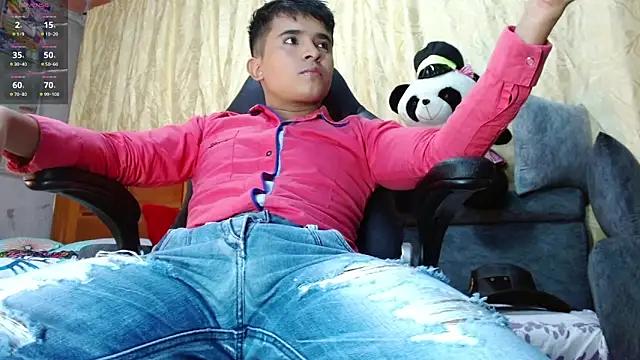 Snapshot of DayroDuran chatting on April 2026 07:55:01 PM DayroDuran online show from April 2026 07:55:01 PM