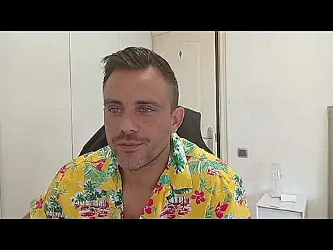 Snapshot of Captianamericablue chatting on September 2025 10:31:01 AM Captianamericablue online show from September 2025 10:31:01 AM