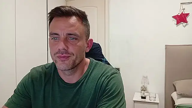 Snapshot of Captianamericablue chatting on October 2025 10:43:02 PM Captianamericablue online show from October 2025 10:43:02 PM