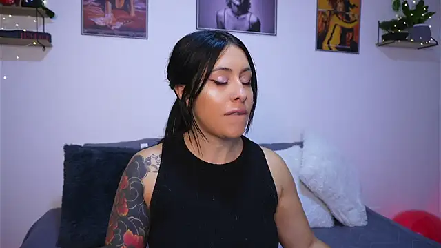 Snapshot of SophiieCumsx chatting on January 2026 04:17:01 AM SophiieCumsx online show from January 2026 04:17:01 AM