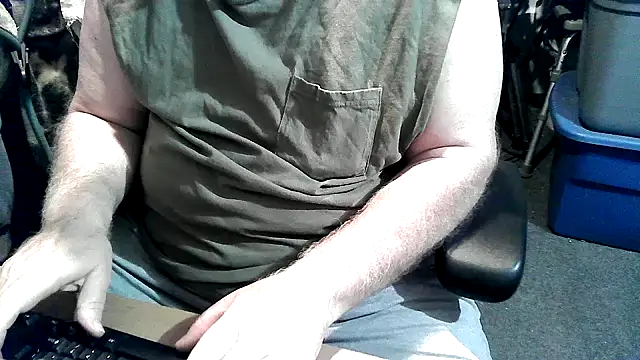 Snapshot of georgew62 chatting on October 2025 04:29:01 AM georgew62 online show from October 2025 04:29:01 AM