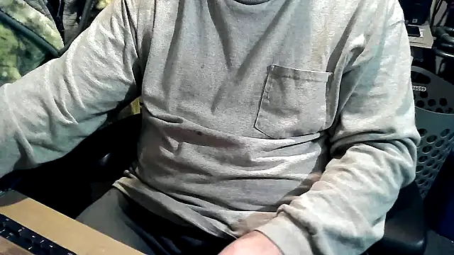 Snapshot of georgew62 chatting on October 2025 01:04:02 AM georgew62 online show from October 2025 01:04:02 AM