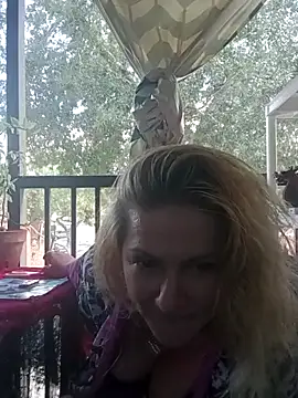 Snapshot of Goldenndoll chatting on October 2025 05:02:02 PM Goldenndoll online show from October 2025 05:02:02 PM